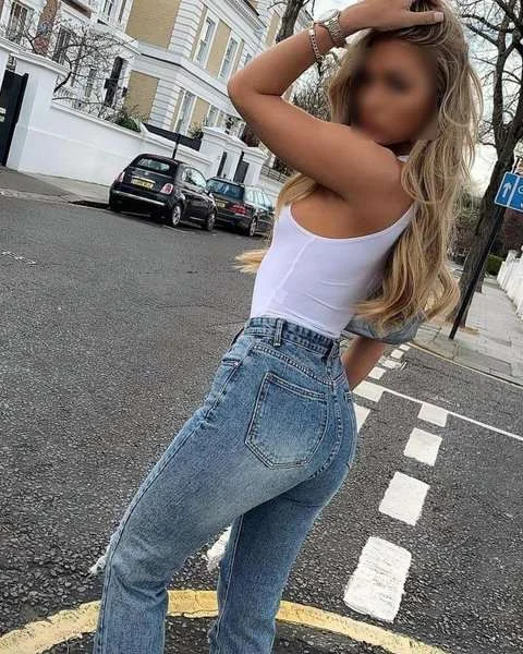 Elina ESCORT