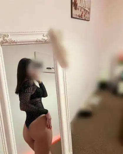 Ahojky. Zvu vás do svého diskrétního bytu užít si čas